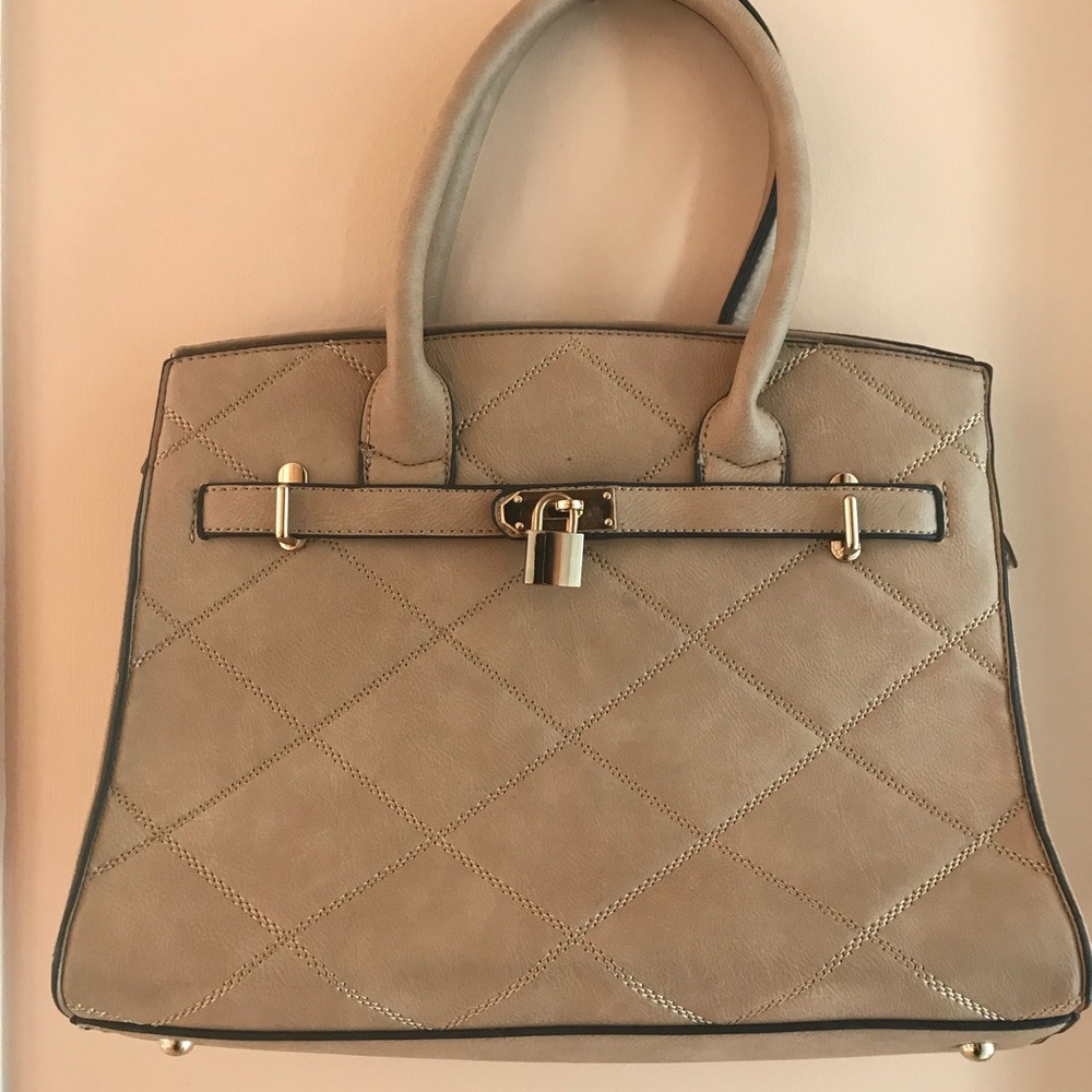 Classic handbag for work or party.